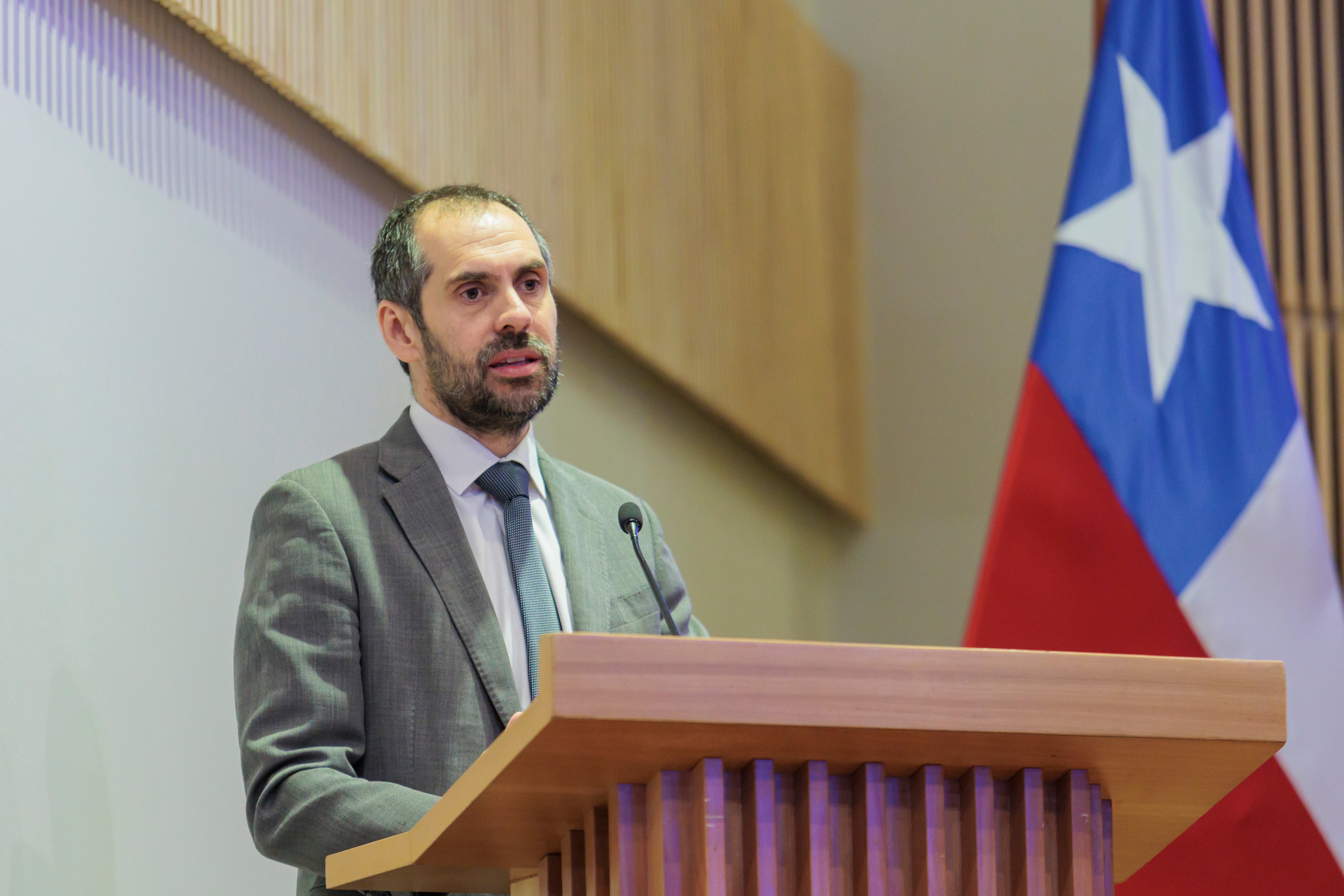 Grau rechaza acusación constitucional y apunta que se basa en "un escenario fiscal catastrofista" y que "carece de todo sustento jurídico"