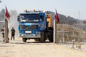 Inicio de la tregua: comienzan a entrar a Gaza los primeros camiones con ayuda humanitaria