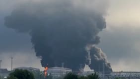 Ucrania golpea terminal petrolera en San Petersburgo y deja cortes de luz en Bélgorod