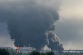 Ucrania golpea terminal petrolera en San Petersburgo y deja cortes de luz en Bélgorod