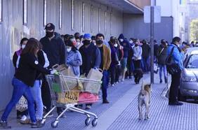 Blackout del comercio genera filas en supermercados y sector activa refuerzos en medio de sorpresivo anuncio