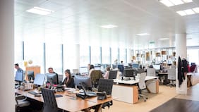 Entre el trabajo y el Mundial: cómo empresas y trabajadores se organizan para seguir los partidos