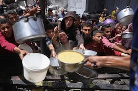 Israel asegura que permitirá a Jordania y Emiratos Árabes Unidos lanzar ayuda a Gaza en paracaídas a partir de hoy