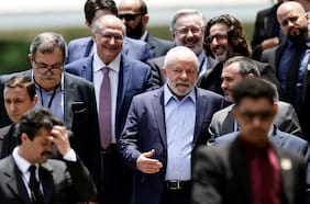 Con su perra “Resistência”, sin salva de 21 cañonazos y con show “Lulapalooza”: las novedades en la ceremonia de asunción de Lula