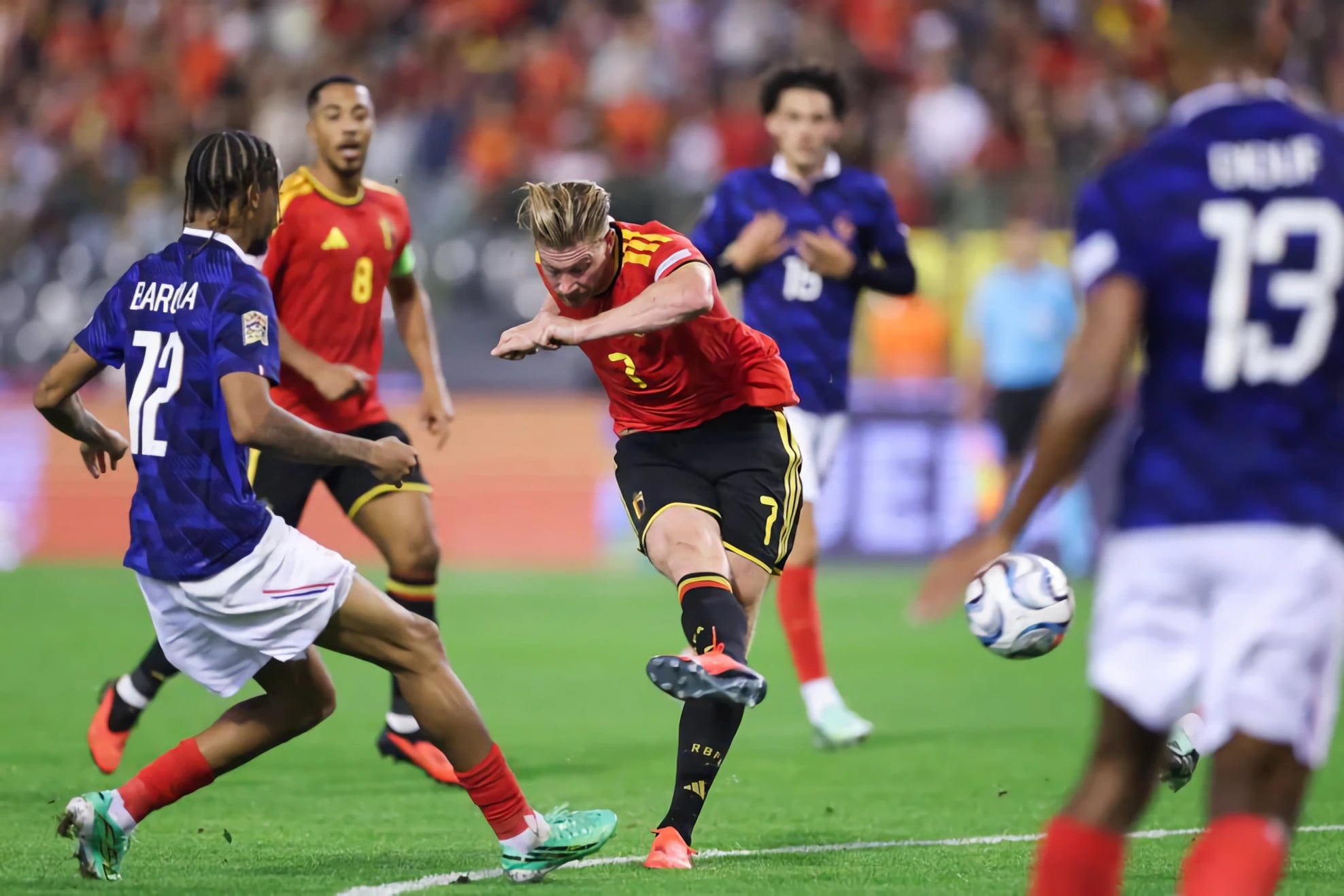 Con un golazo de Michael Olise: la Francia de Zinedine Zidane vence a Bélgica y sigue firme en la Nations League