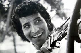 Entre hippies, noches de discoteca y rechazo a la marihuana: el alucinante viaje de Víctor Jara a California