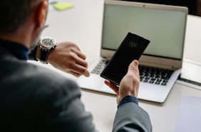 Cómo modificar la hora y fecha en el celular o computador por el cambio de horario