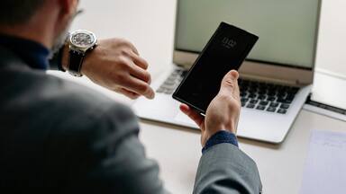 Cómo modificar la hora y fecha en el celular o computador por el cambio de horario