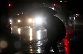 Ministro Pardow asegura que 300 mil clientes de la RM volverán a contar con suministro eléctrico al término de este viernes