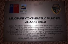 Polémica ya se vivió en 2018: las explicaciones del gobierno para reponer placa de Piñera en hospital de Alto Hospicio