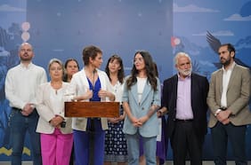 Jara y Tohá sí, Siches no y Jackson tal vez: quiénes irán a la comida de despedida de Gabriel Boric