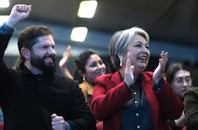 “Que se dedique a gobernar”: aumenta presión del comando de Jara contra Boric por alusiones a Kast en contienda electoral