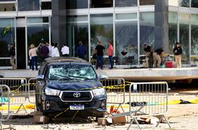 Justicia de Brasil ordena incautar bienes de empresas y personas sospechosas de financiar el asalto a sedes de poderes del Estado