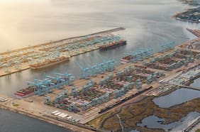 CAF y Empresa Portuaria San Antonio firman crédito para iniciar las primeras obras del megaproyecto Puerto Exterior