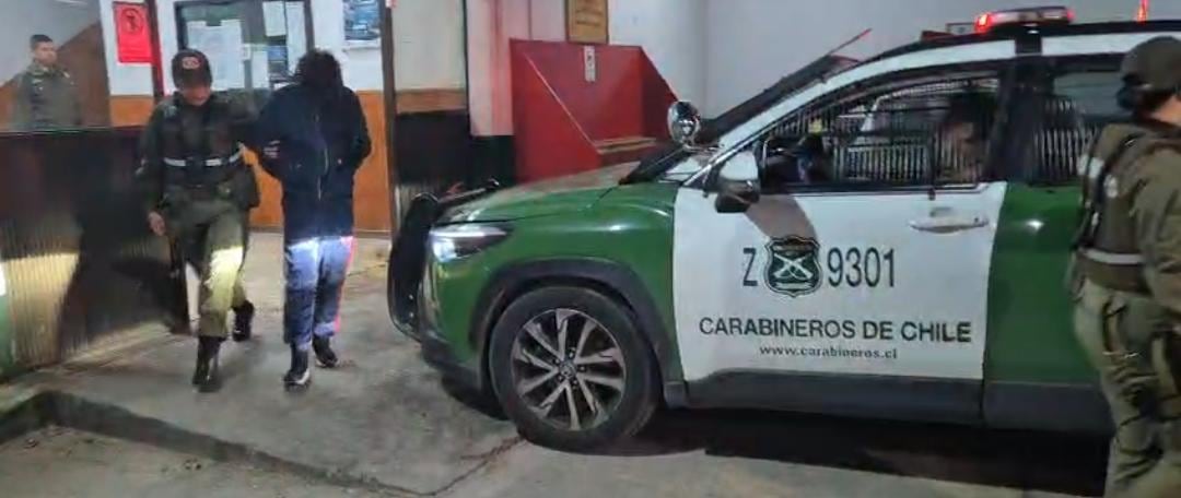 Carabineros detiene a seis sujetos por robo de vehículo en Ñuñoa