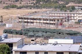 HWR denuncia condiciones “abusivas e inhumanas” en las que EE.UU. mantiene a migrantes presos de Guantánamo
