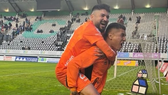 Cobreloa celebra en la agonía y aprovecha la caída de Wanderers para estirar su ventaja en el Ascenso