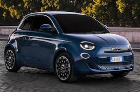 El Fiat 500 podría sumar una variante con motor a gasolina