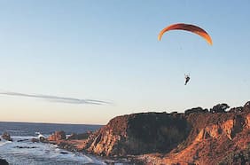 Capitán del Ejército muere en accidente de parapente: capotó en ladera de cerro en Iquique