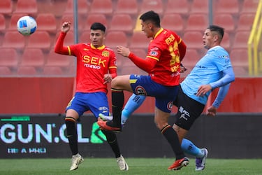 Unión Española y Deportes Iquique buscan quedarse en la Liga de Primera por la vía administrativa.