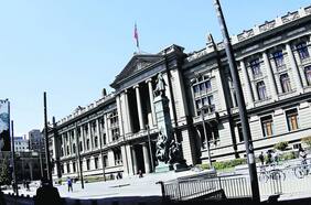 Columna de Jorge Contesse: Erga omnes: la supremacía general de la Constitución