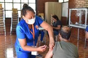 Minsal informa que más de 3 millones de pases de movilidad quedarán bloqueados mañana por no contar con tercera y cuarta dosis contra el Covid-19