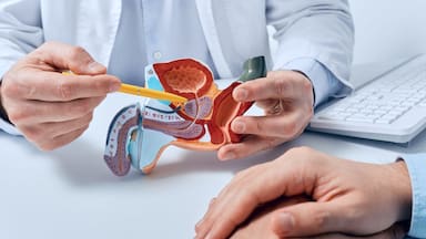 Qué es el cáncer de próstata y a qué edad hacerse exámenes preventivos, según especialistas