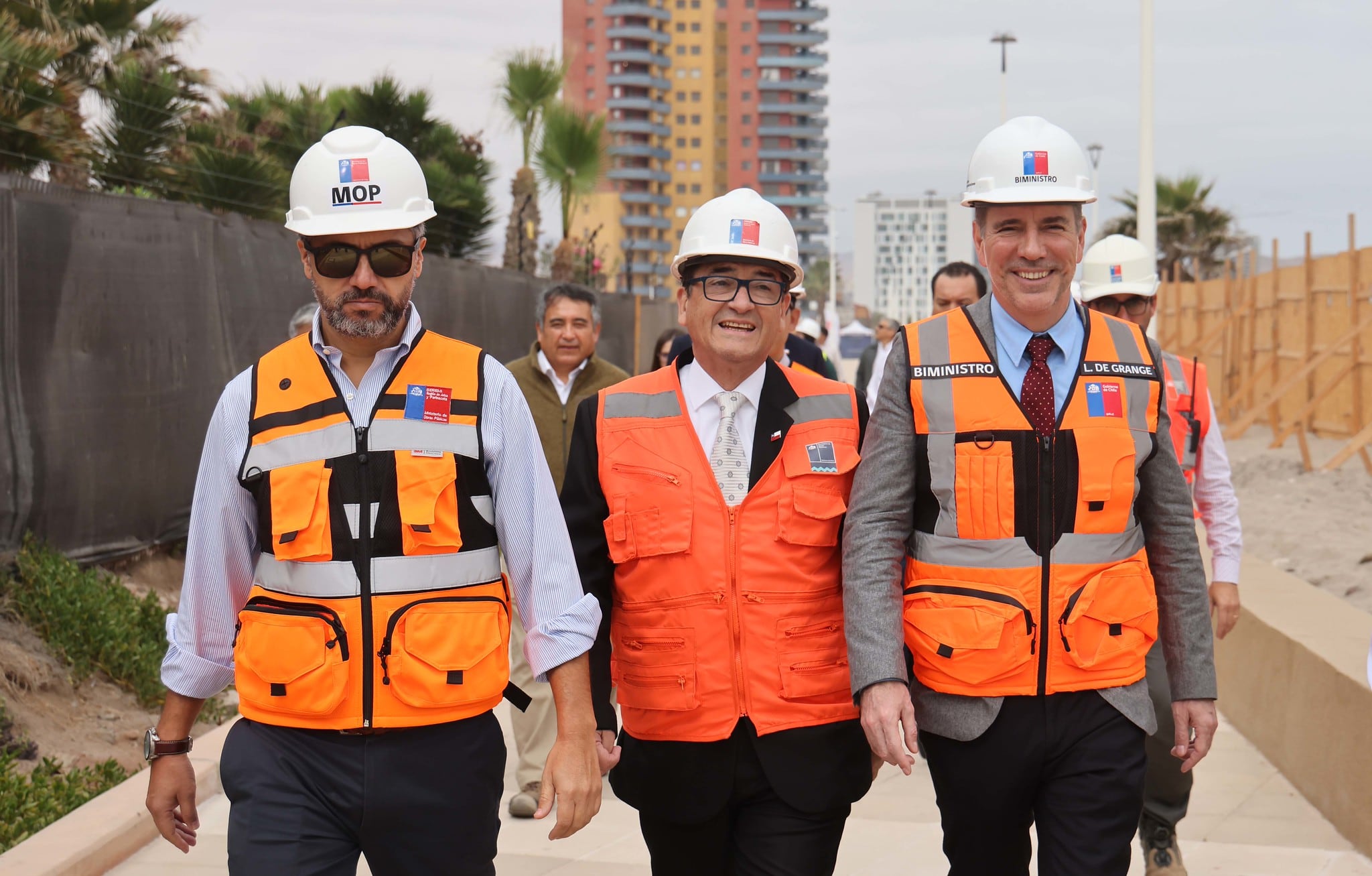 Biministro De Grange supervisa obras del nuevo borde costero de Arica con 67% de avance