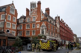 Incendio afecta lujoso hotel en Londres que ha alojado a varios famosos: más de cien personas fueron evacuadas