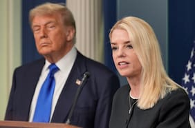 Aseguran que Trump sabía desde mayo que aparece en archivos del caso Epstein
