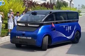 Tianjin: un vehículo eléctrico solar y autónomo creado por un equipo chino