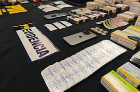 Cinco sujetos detenidos por venta ilegal de medicamentos: incautaron 9 mil dosis en la región Metropolitana