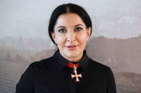 Marina Abramovic: la historia de la precursora de la performance que recibió el Premio Princesa de Asturias de las Artes