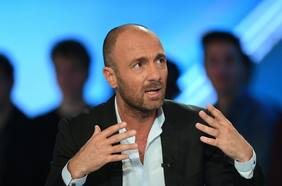 Dugarry aviva la hoguera del Barcelona: “Griezmann le tiene miedo a un chaval que mide 1,50 y es medio autista”