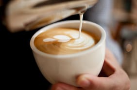 El inesperado efecto que puede tener el consumo de café con leche