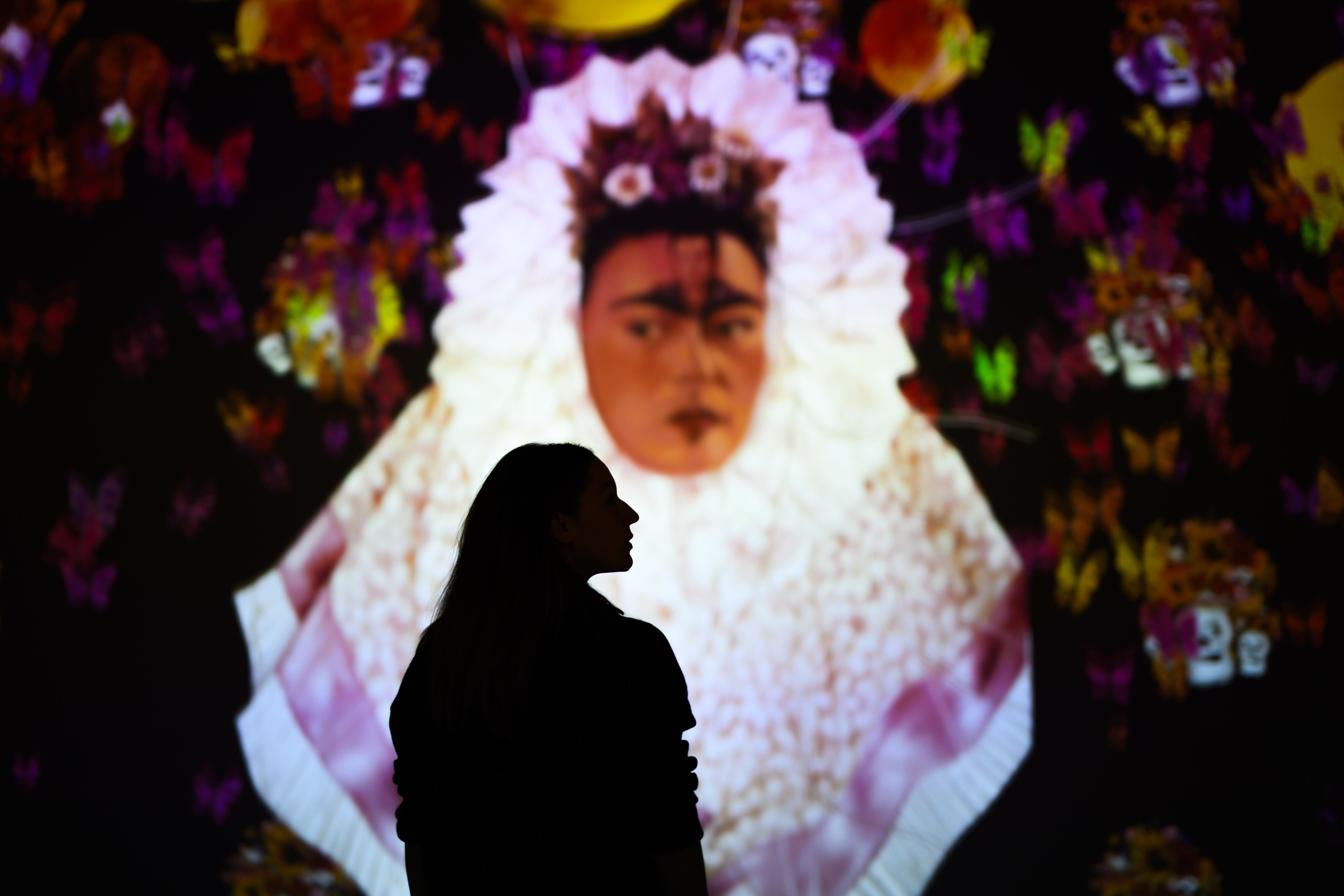 Viva Frida Kahlo: cómo es la experiencia inmersiva dedicada a la artista que llegó a Chile