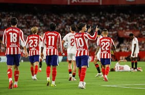 La eficacia del Atlético de Madrid frena el positivo arranque del Sevilla de Gabriel Suazo en la liga española