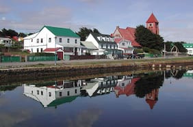 A 200 años del primer izamiento de la bandera argentina en Malvinas