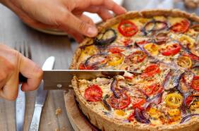 Cómo hacer un quiche de zapallo italiano y tomate