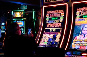 Superintendencia inicia proceso de otorgamiento de permiso de operación de casino de juego en Natales