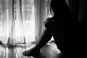 Minsal lanza guía de prevención del suicidio y promueve la conexión social: “El aislamiento es un factor de riesgo”