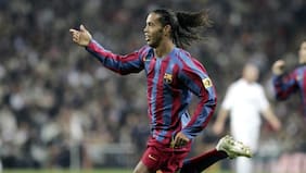 “Hoy se ve la magnitud de lo que pasó”: a 20 años del día que el Bernabéu aplaudió de pie a Ronaldinho en el Barcelona
