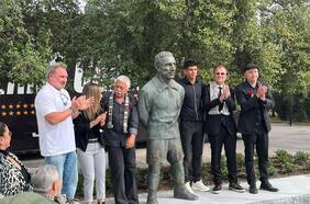 Colo Colo inaugura la estatua de David Arellano en el estadio Monumental