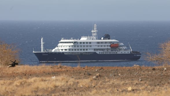 Pasajeros de crucero con antavirus desembarcan en Tenerife y presidente de Islas Canarias pone reparos por “roedores nadadores”