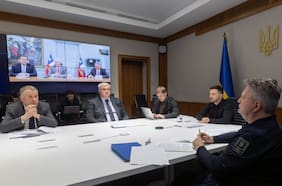 Zelensky conversa con Kast y analizan vías para profundizar relación bilateral