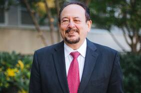 Joseph Pelzman, el académico tras el polémico plan de Trump para convertir Gaza en la “Riviera de Medio Oriente”