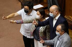 Cómo el triunfo de Apruebo Dignidad amenaza con poner la lápida al eje PS-DC