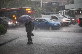 El inicio del peak de la lluvia se adelanta en Santiago: qué podría pasar en la etapa más intensa