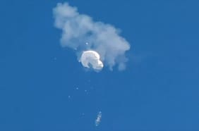 Esta es la selfie que un piloto estadounidense se tomó frente al globo espía chino