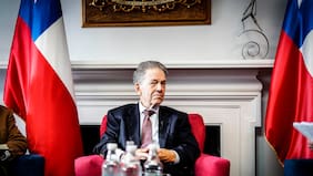 Autor de la curva de Laffer arenga al oficialismo a impulsar la economía: “Hagamos de Chile un ejemplo”